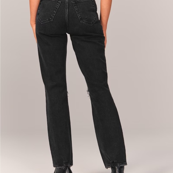 Abercrombie & Fitch Ultra High Rise Ankle Ankle Straight Jeans in Black Destroy - Picture 2 of 10